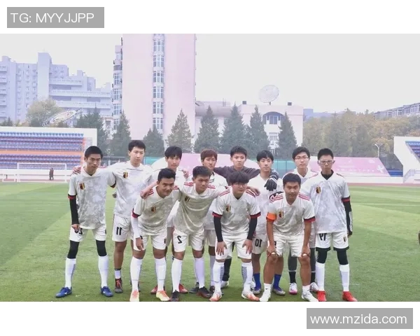 青春拼搏中学足球赛激情对决展现团队精神与竞技风采